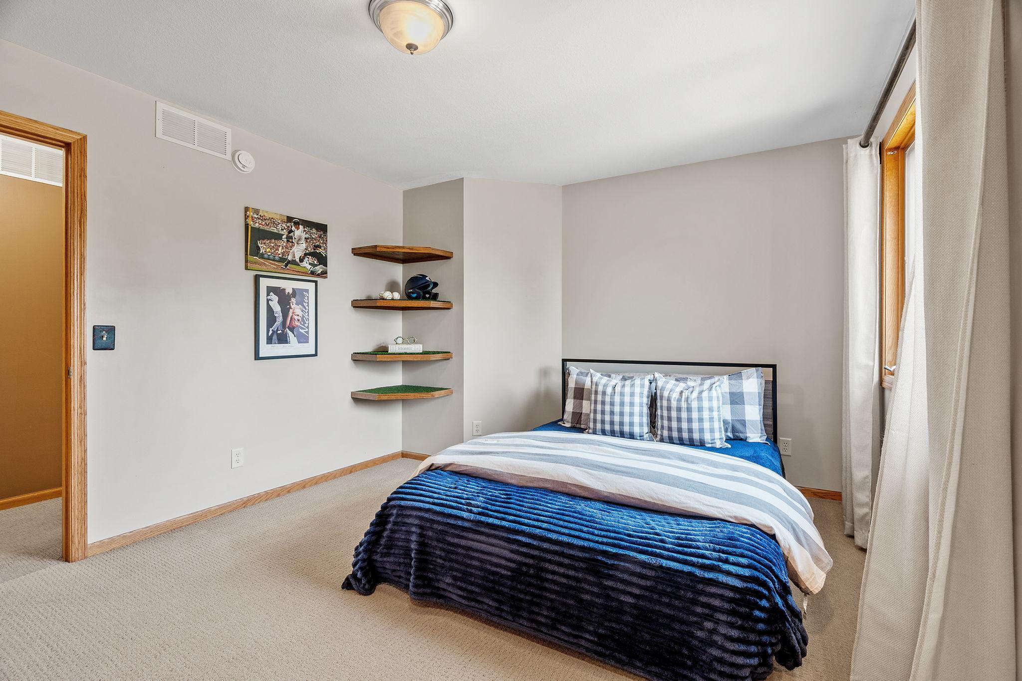 5 Bedrooms on Upper Level