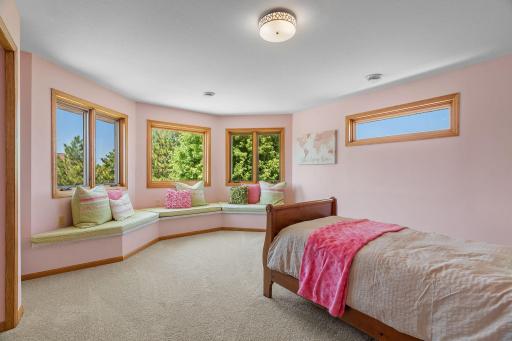 5 Bedrooms on Upper Level