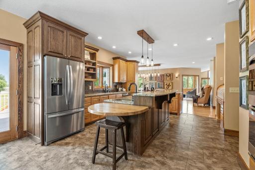 39-web-or-mls-74540 213th St-39.jpg