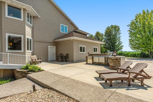 Outdoor Patio w/ Kitchen & Fire Pit