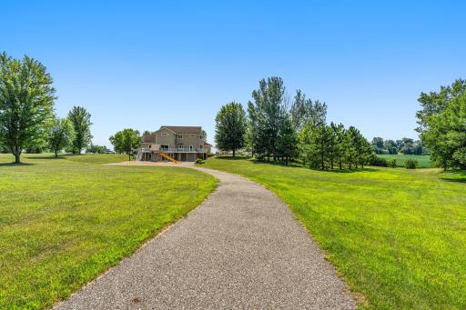 16-web-or-mls-74540 213th St-17.jpg