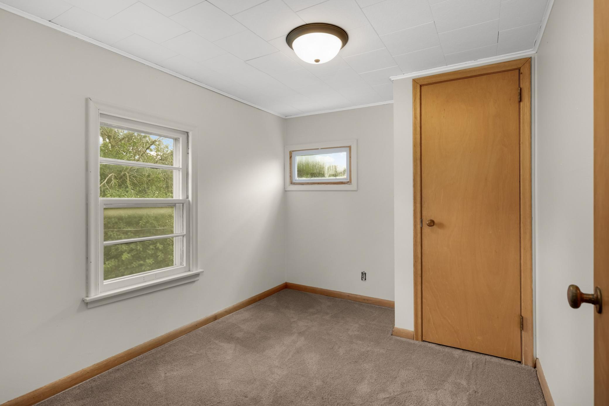 14 Upstairs Bedroom 4.jpg