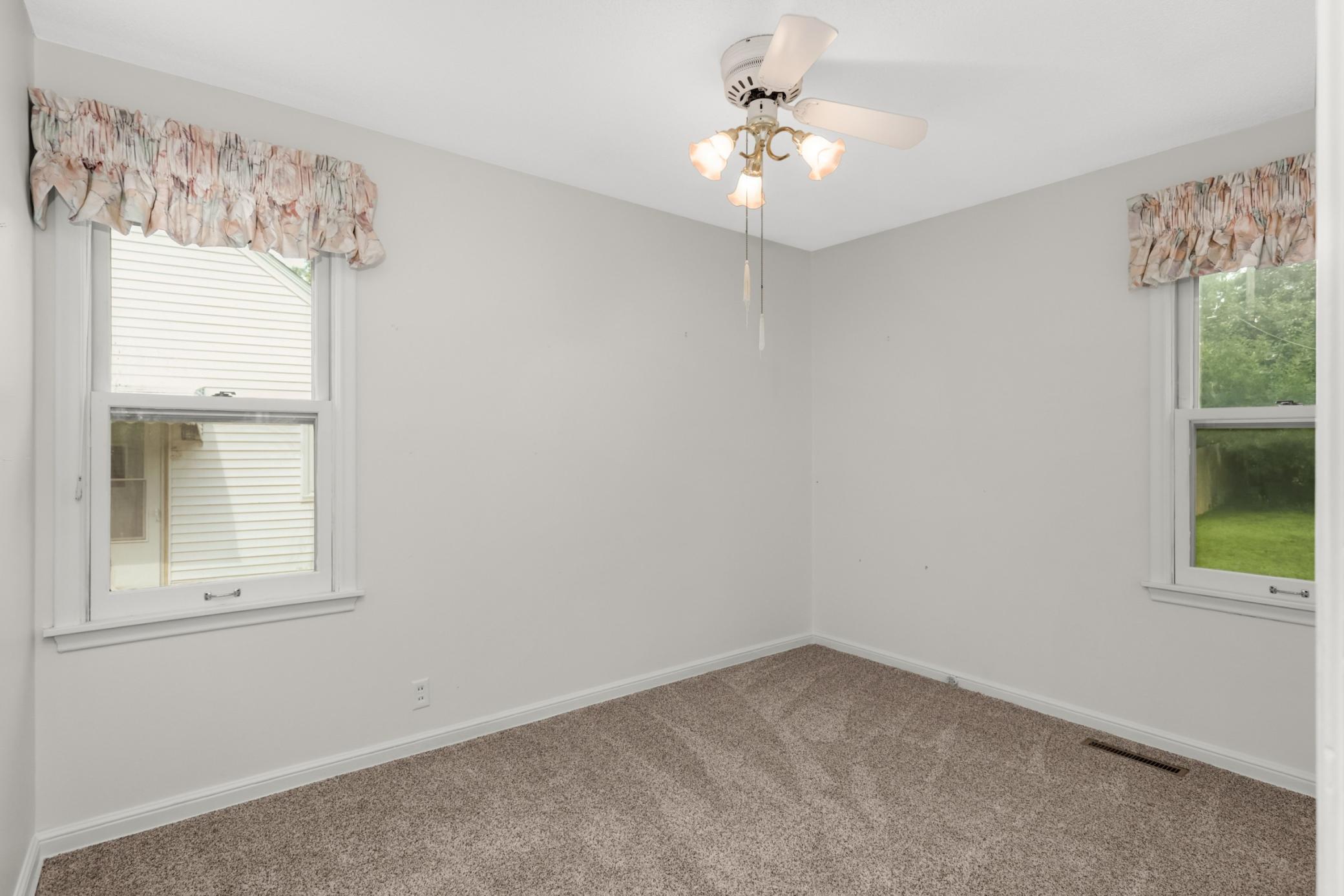 11 Bedroom 2.jpg