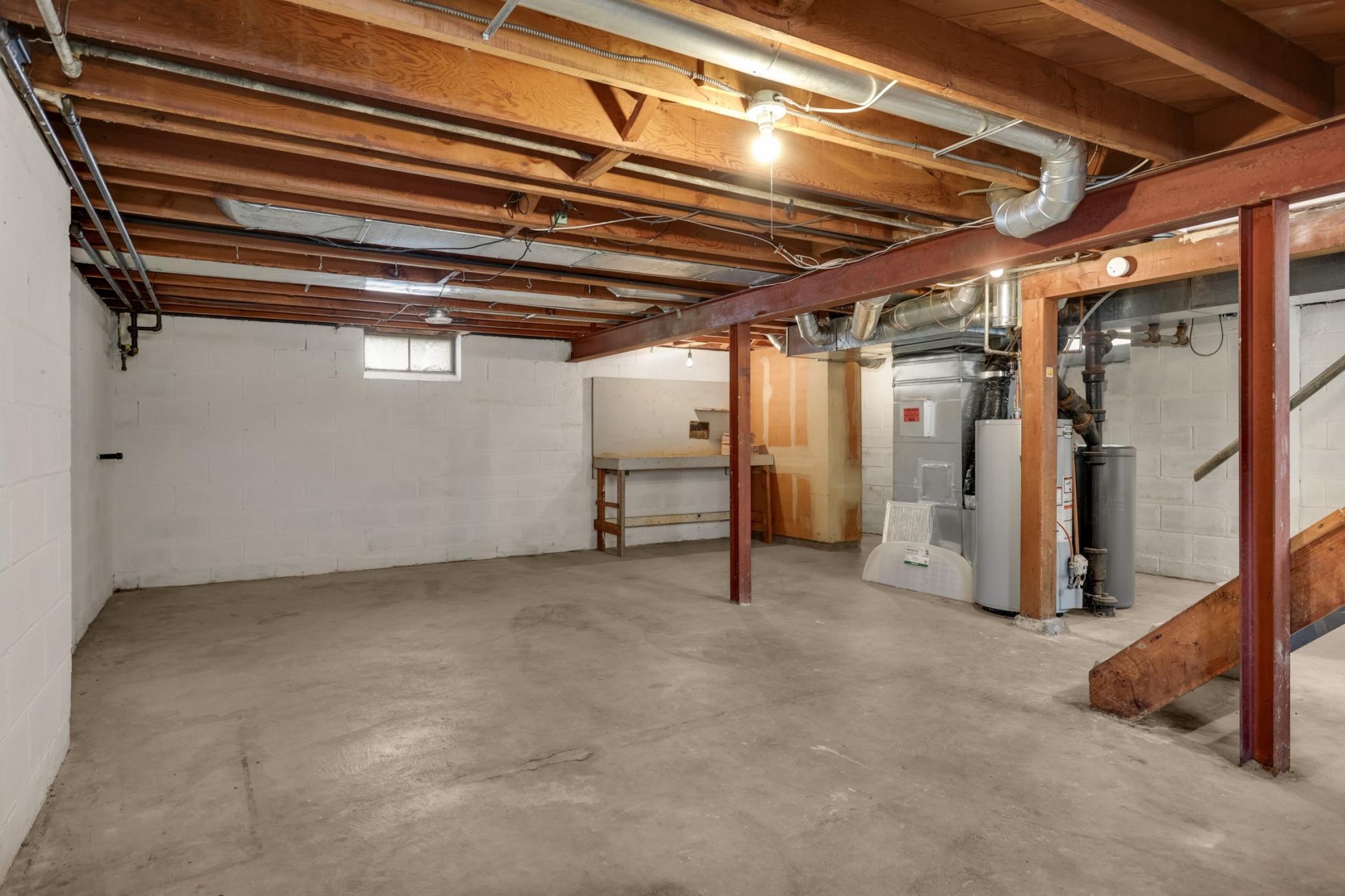 17 Basement.jpg