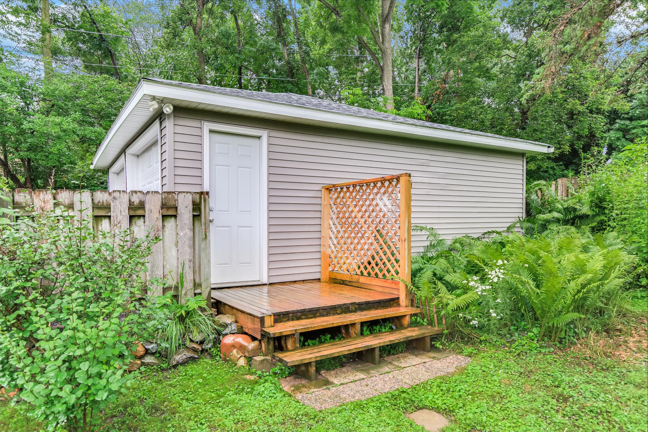 Detached Garage