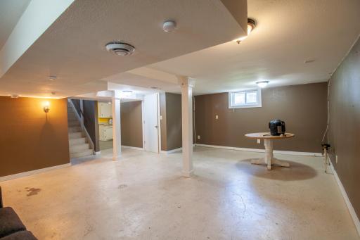 102 W Beech Avenue W, Fergus Falls, MN 56537