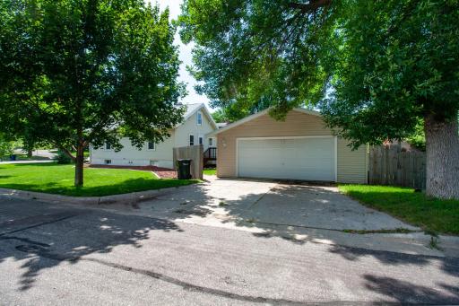 102 W Beech Avenue W, Fergus Falls, MN 56537
