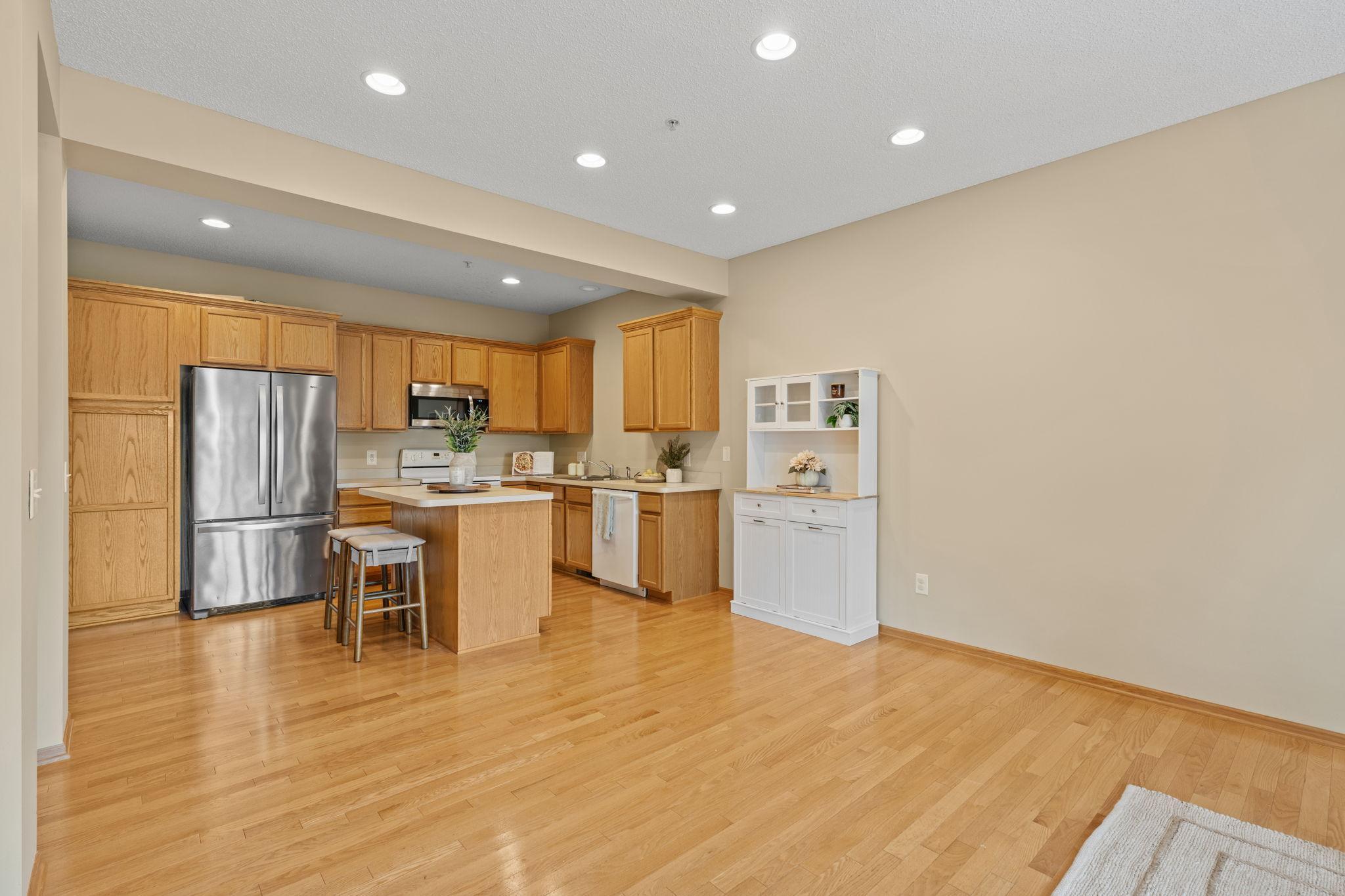 Dining/kitchen