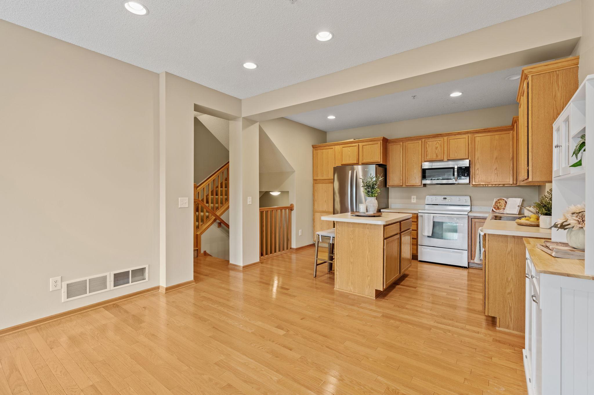 Dining/kitchen