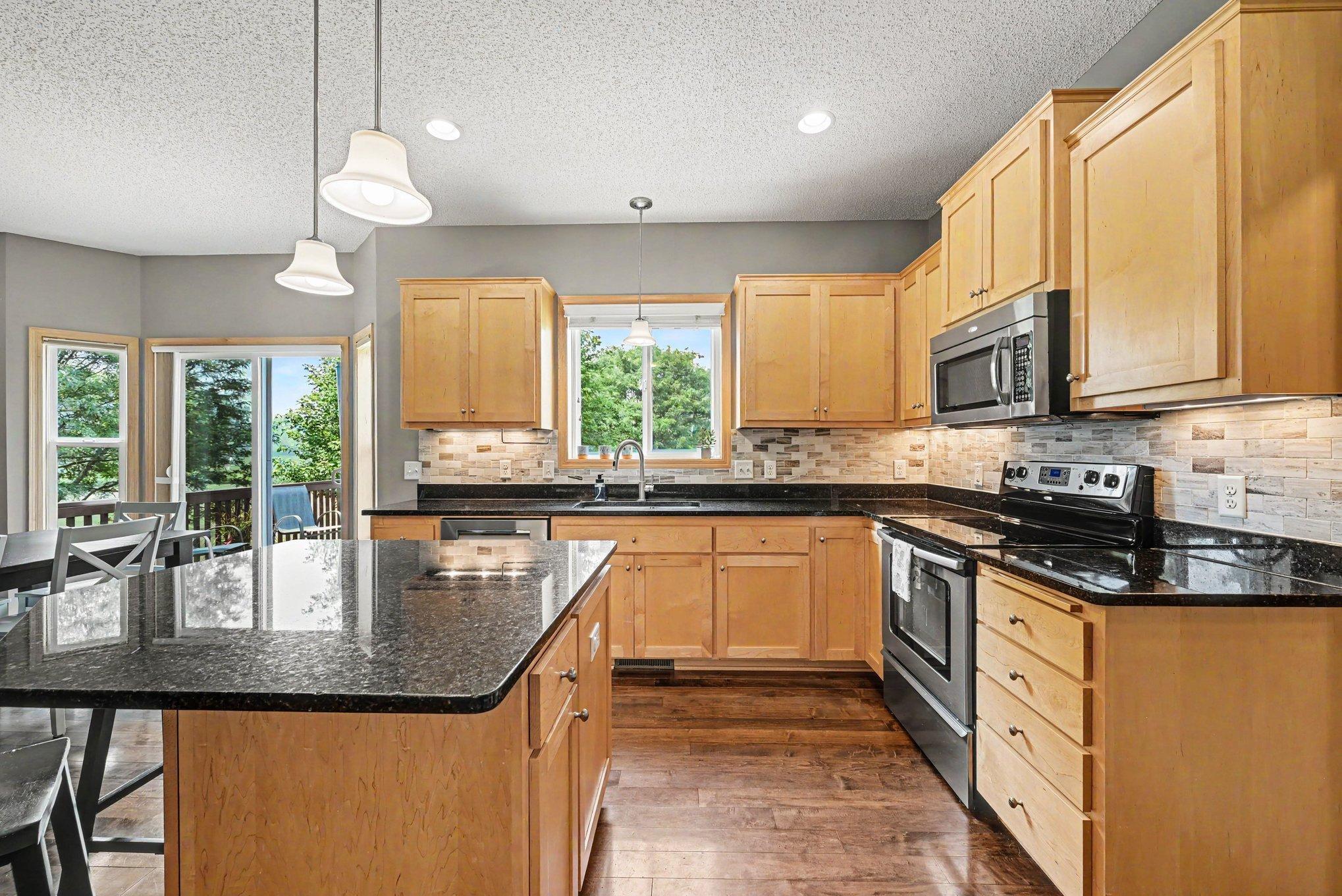 Kitchen 2.jpg