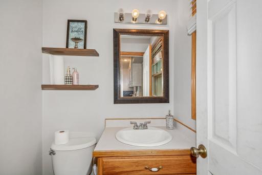 Main level - 1/2 bathroom