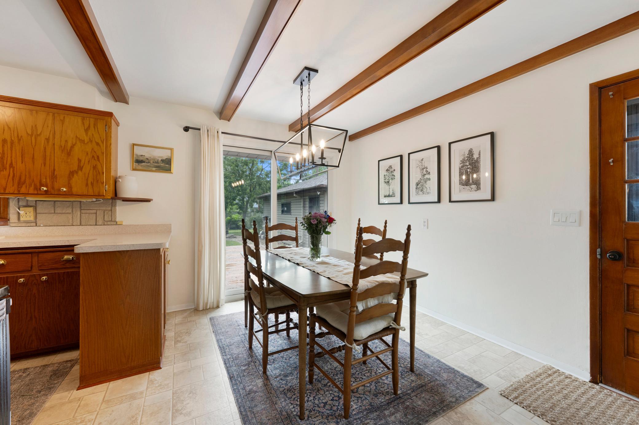 Eat in kitchen