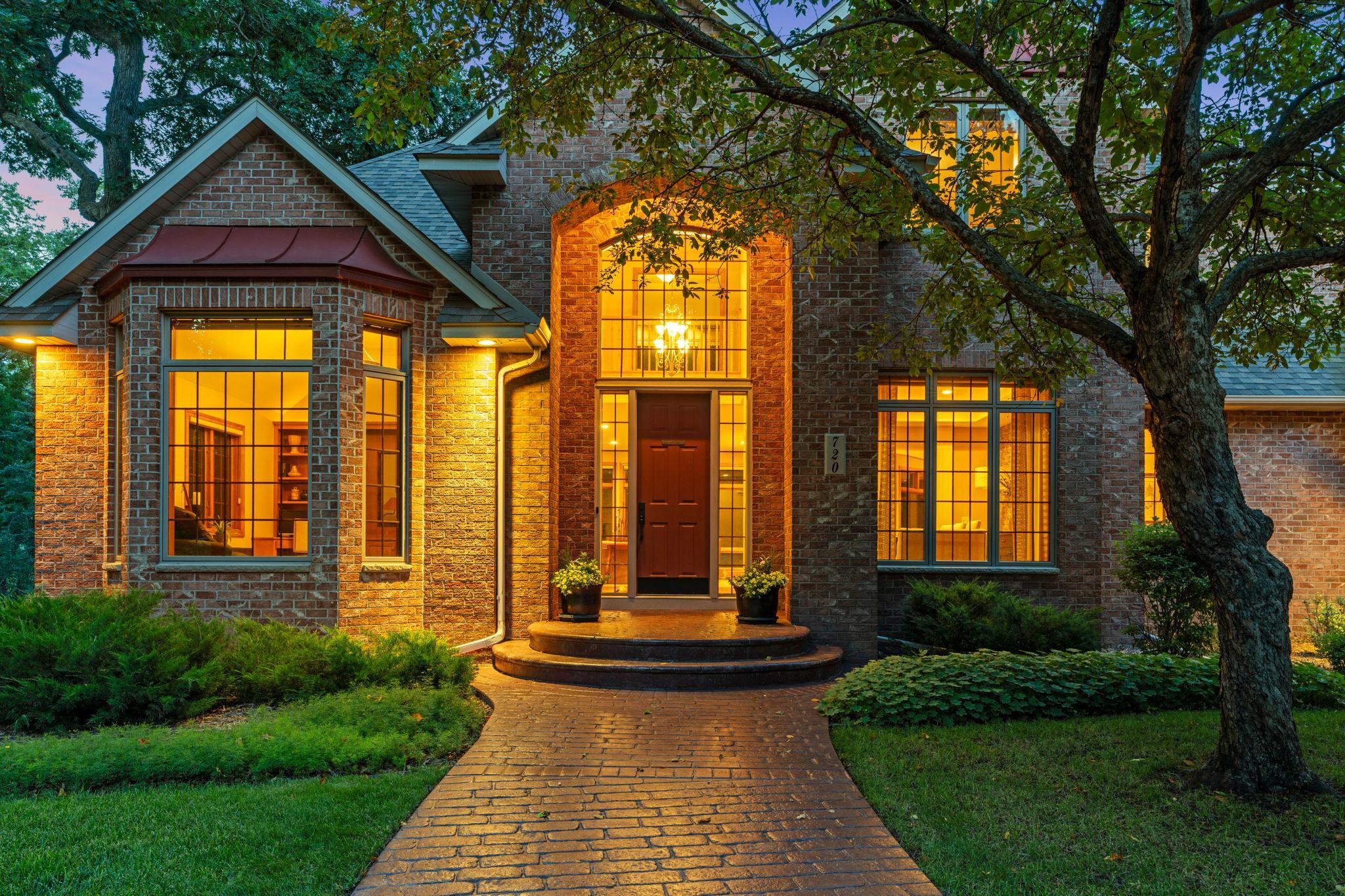 Vaulted entrance and foyer.