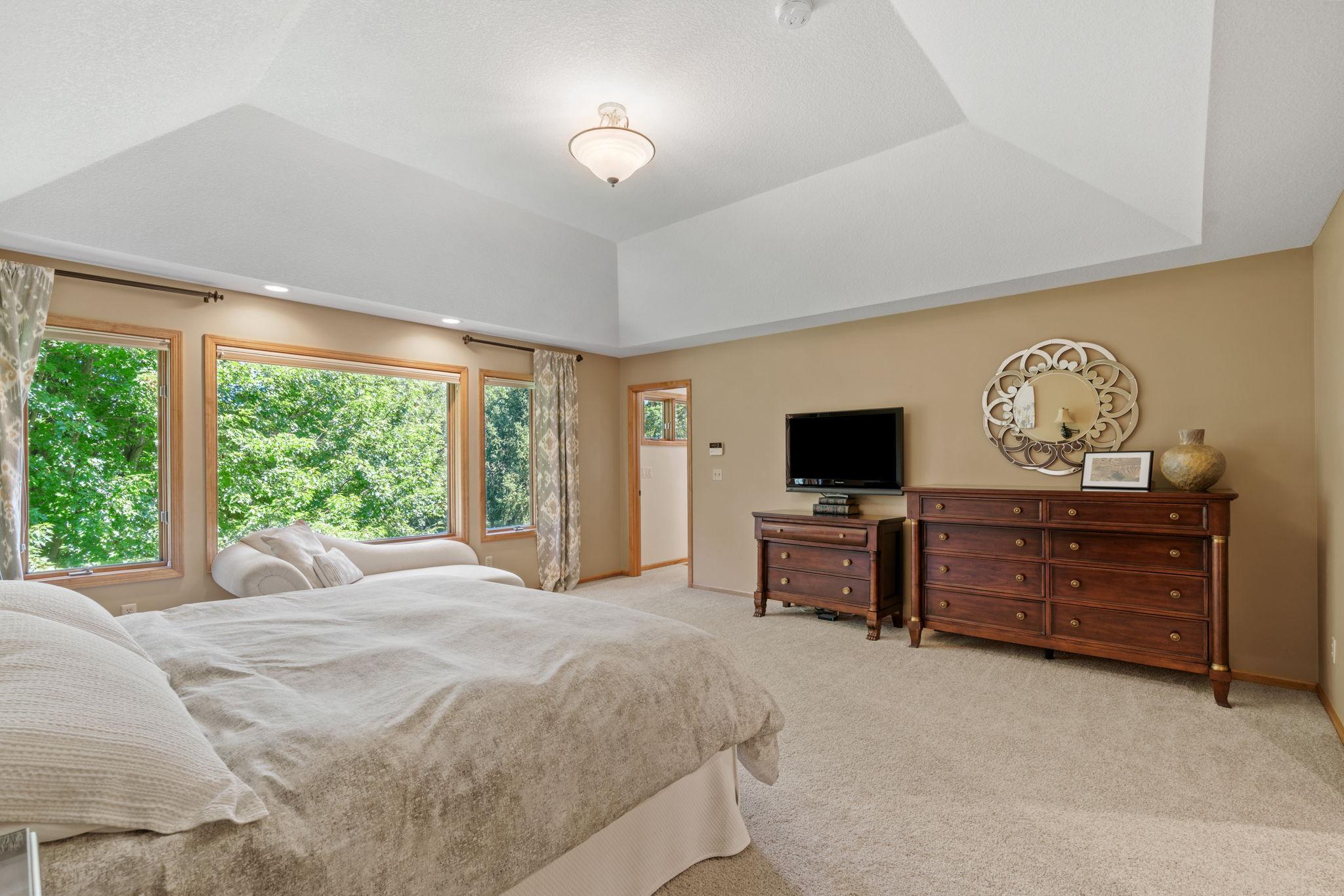 Upper level primary bedrom.