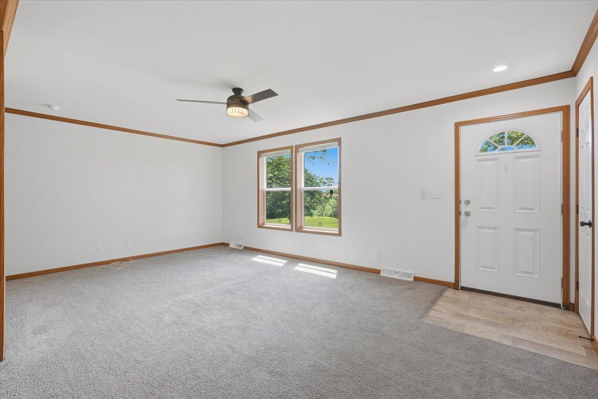 04-Living Room.jpg