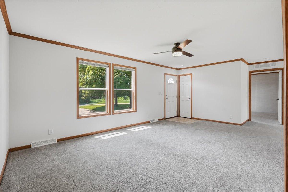 05-Living Room.jpg