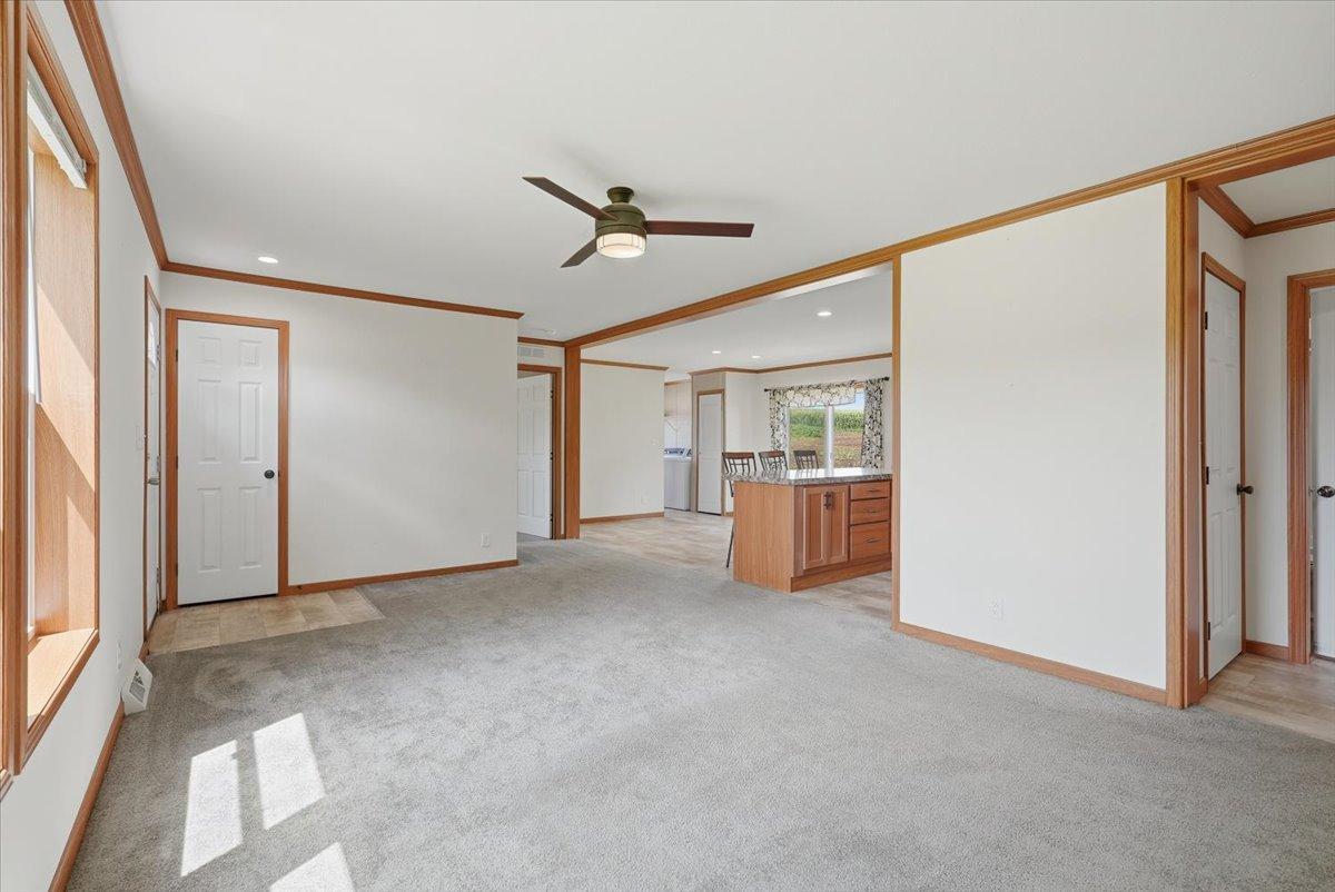 06-Living Room.jpg