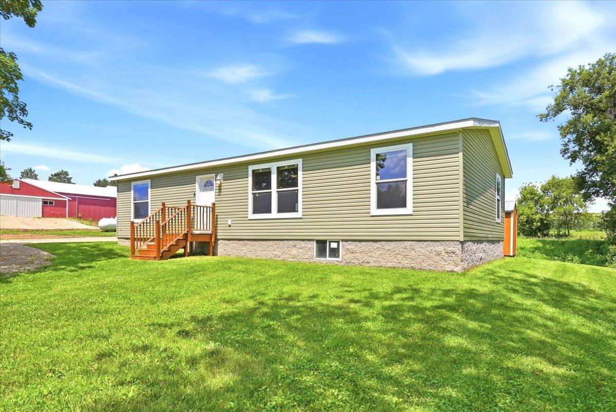 02-Front of Home.jpg