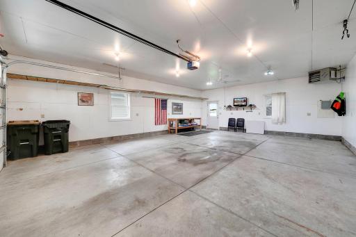 Heated garage at 945 Reed Street Waterville, MN
