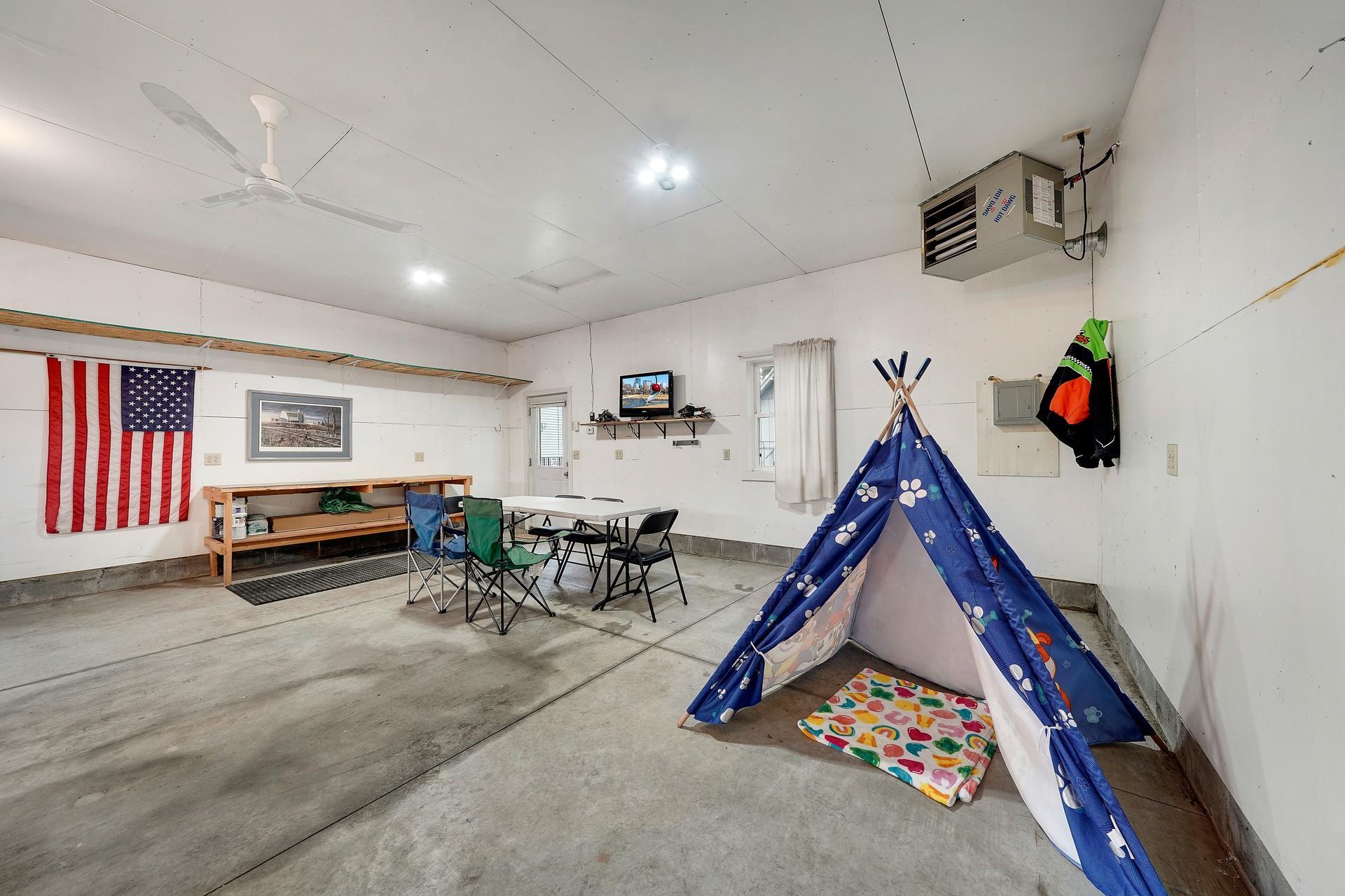 Garage as Party Room 945 Reed Street Waterville, MN