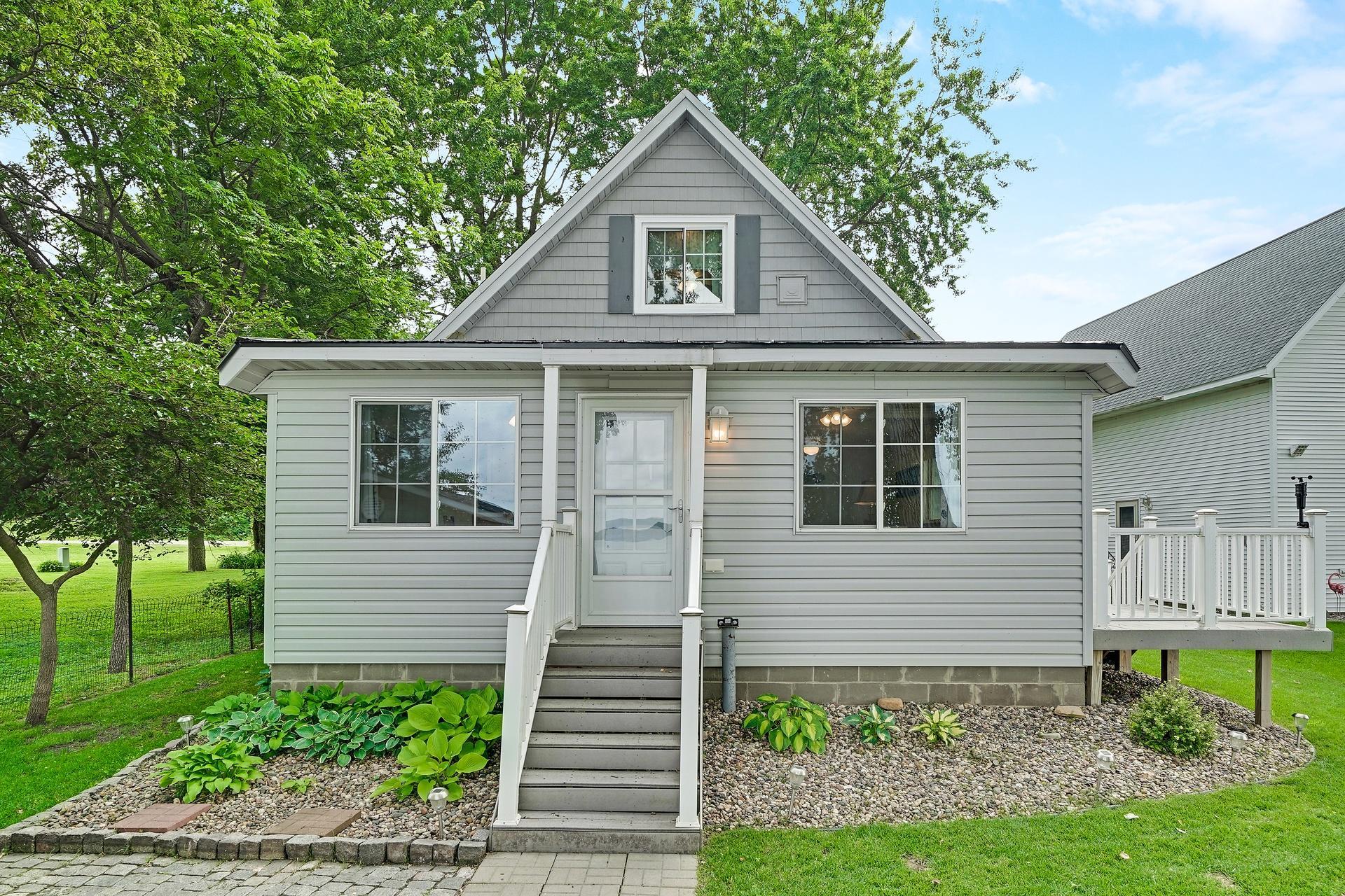 Cottage at 945 Reed Steeet, Waterville, MN