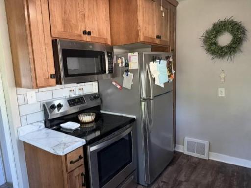 800 N Marshall Avenue, Litchfield, MN 55355