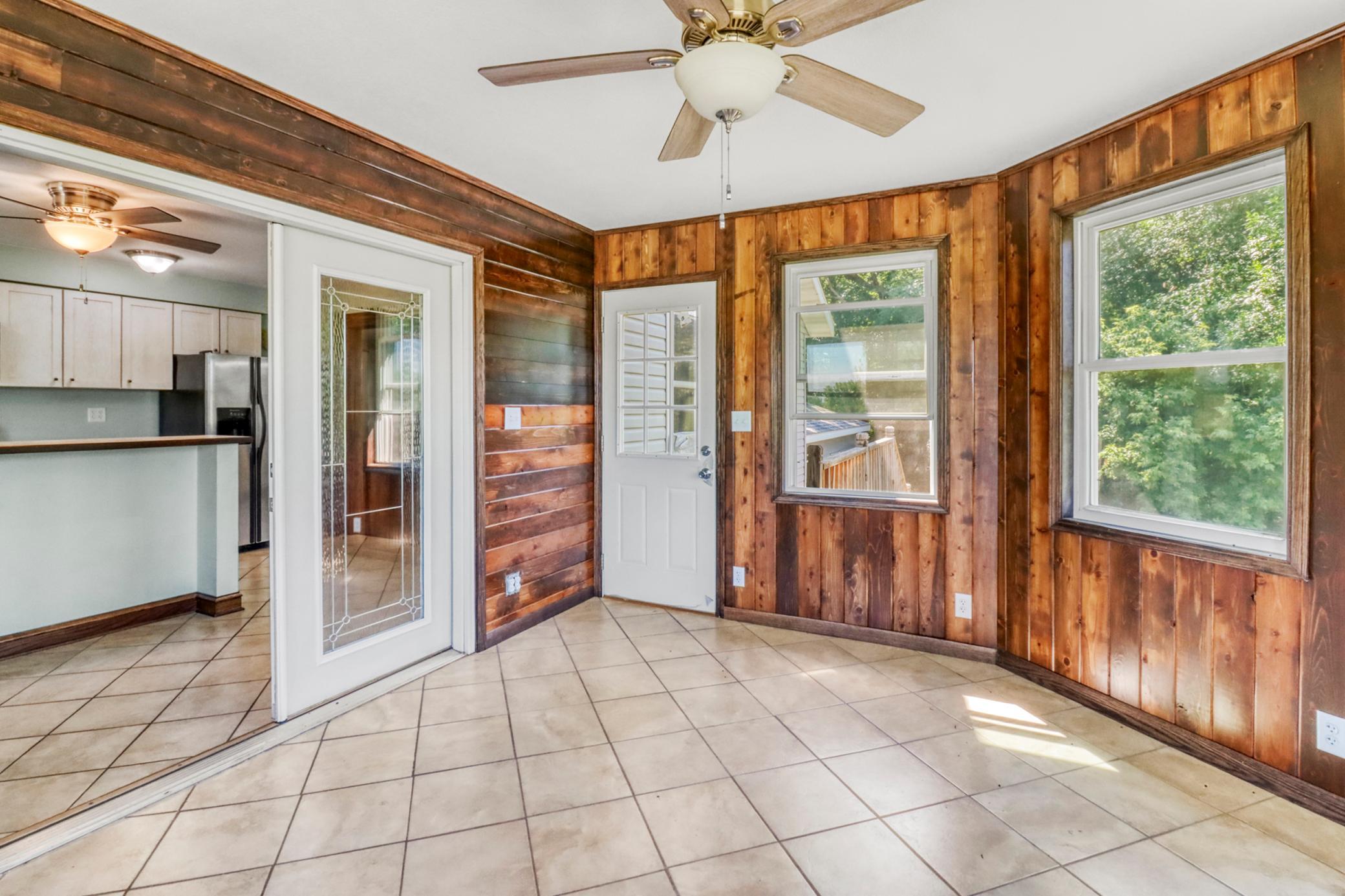 Sunroom1_2.JPG