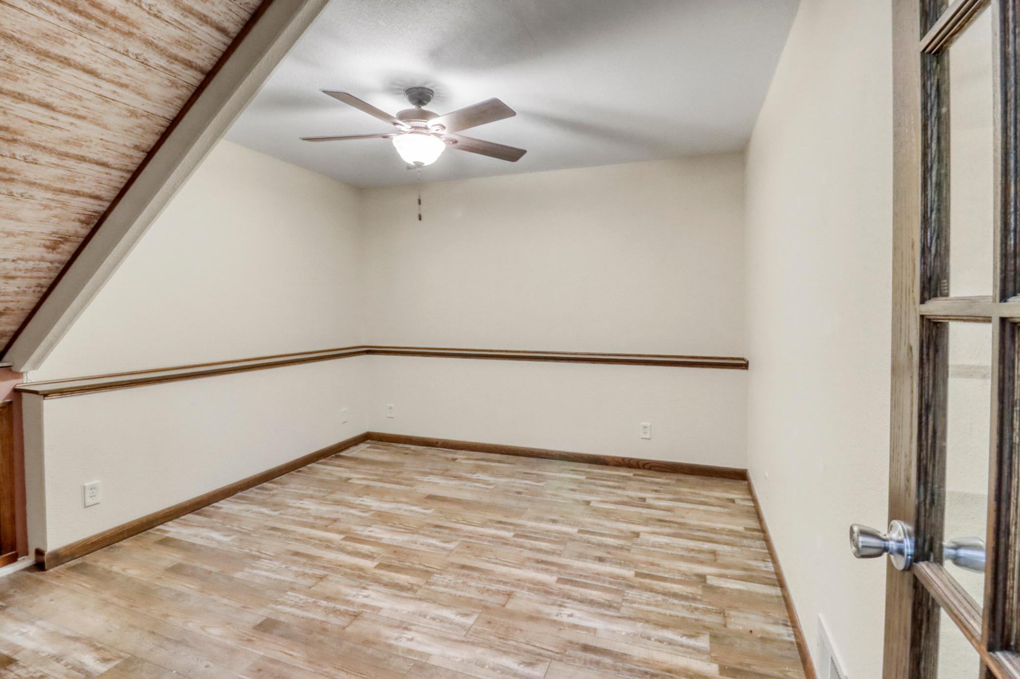 Basement Room1_0.JPG