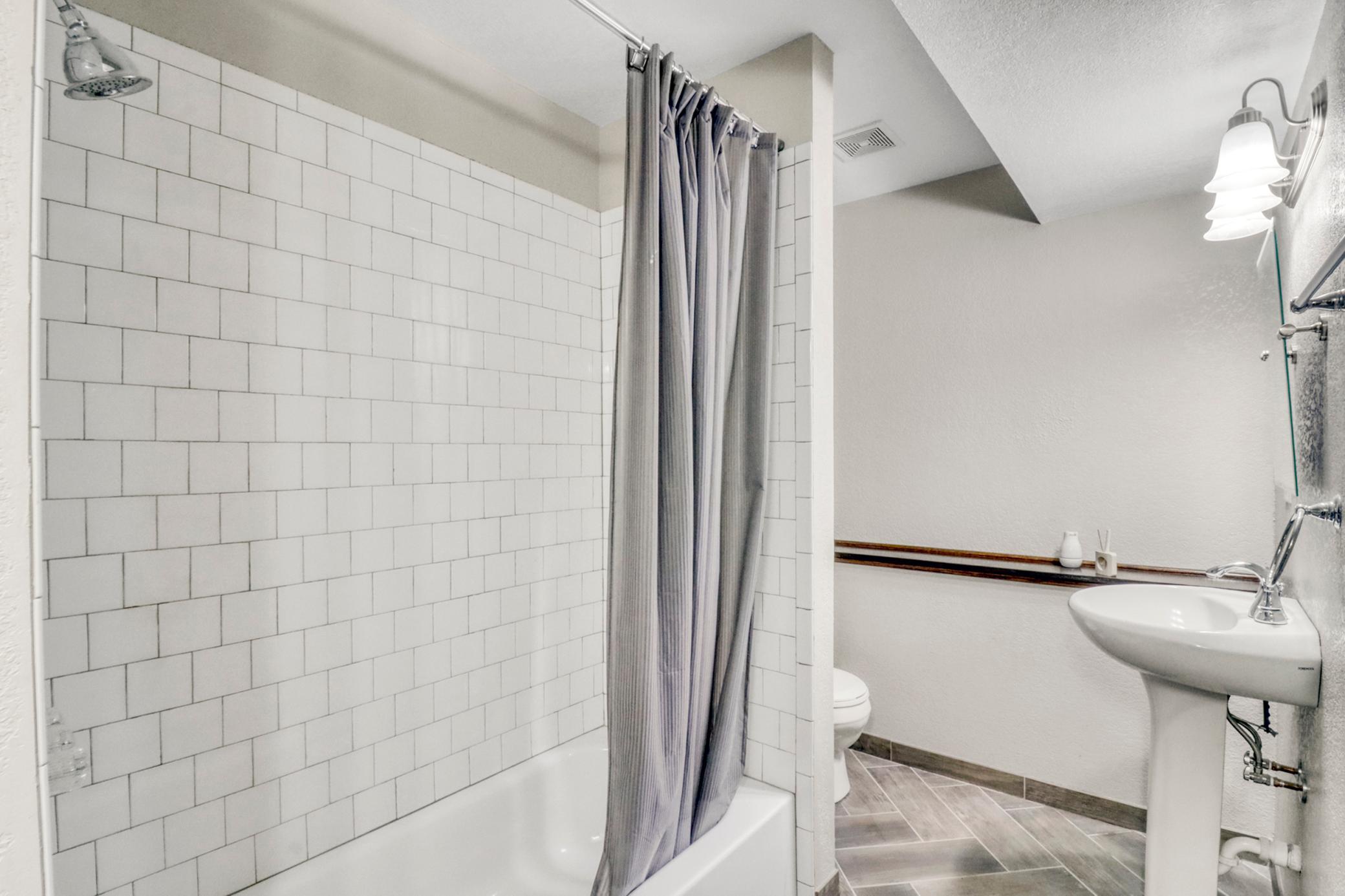 Basement Bathroom1_1 (4).JPG