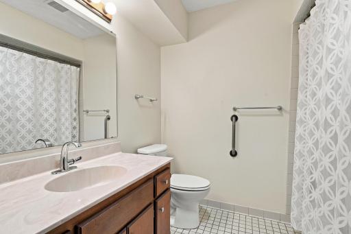2003 28th Avenue NW, 103, New Brighton, MN 55112