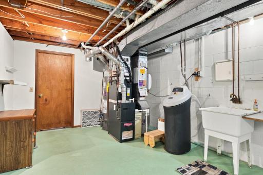 2003 28th Ave NW - utility room includes laundry sink.