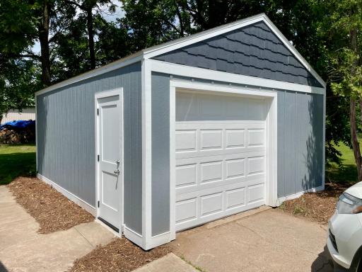 Detached 18' x 21' Garage