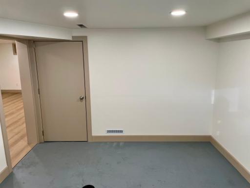 LL Laundry Room & Storage
