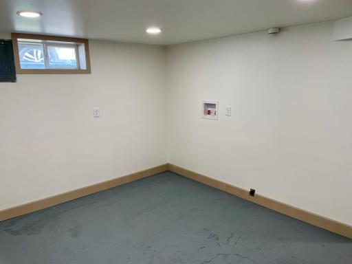 LL Laundry Room & Storage