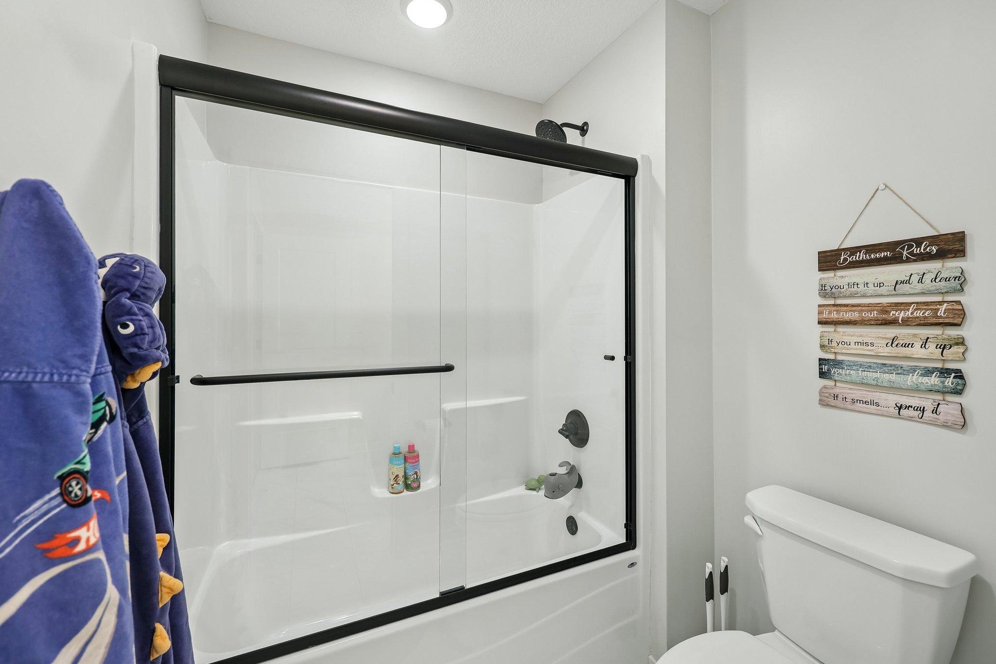 26-web-or-mls-Tessier Ct-S1007-024.jpg
