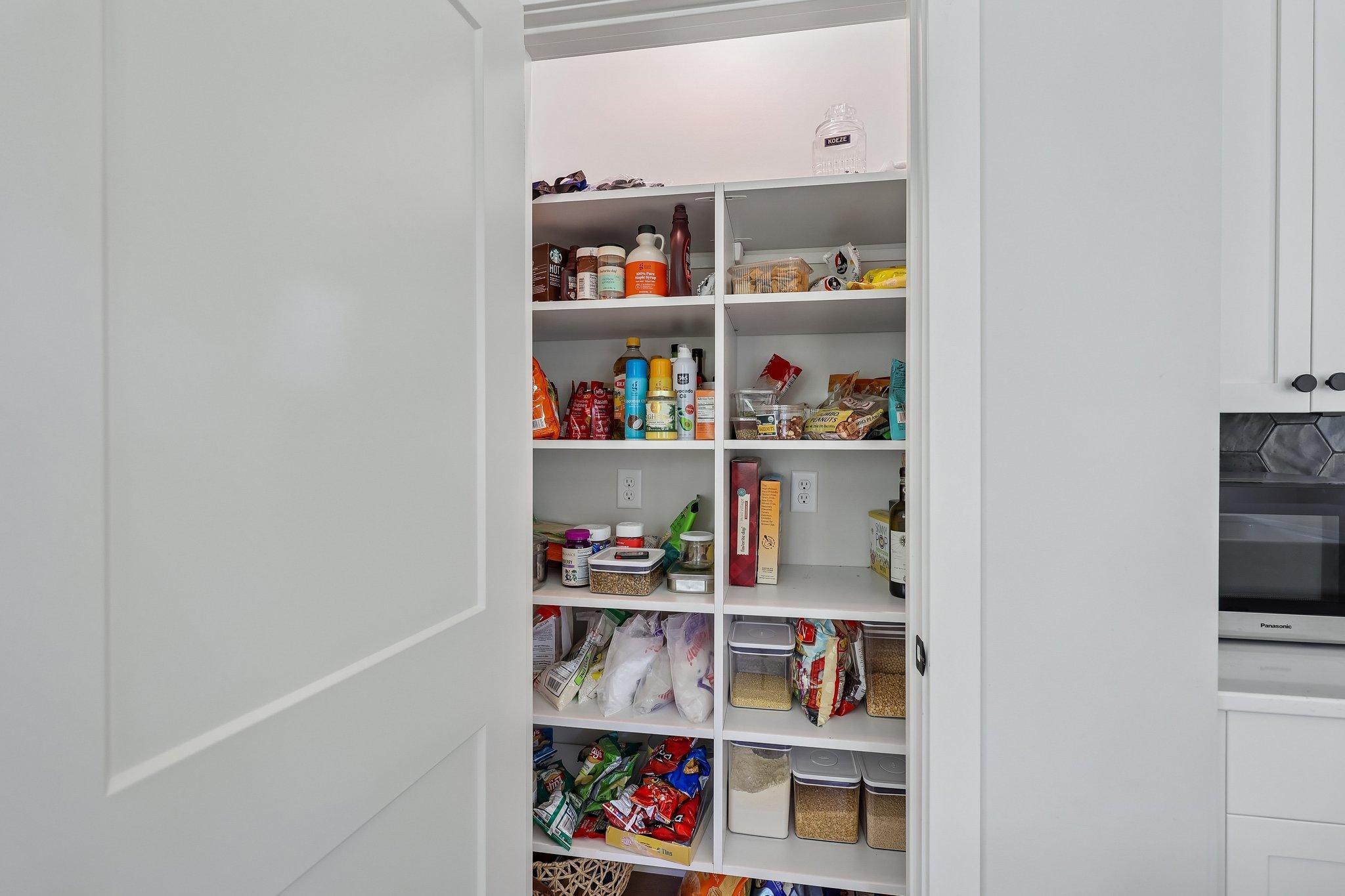 53-web-or-mls-Tessier Ct-S1007-051.jpg