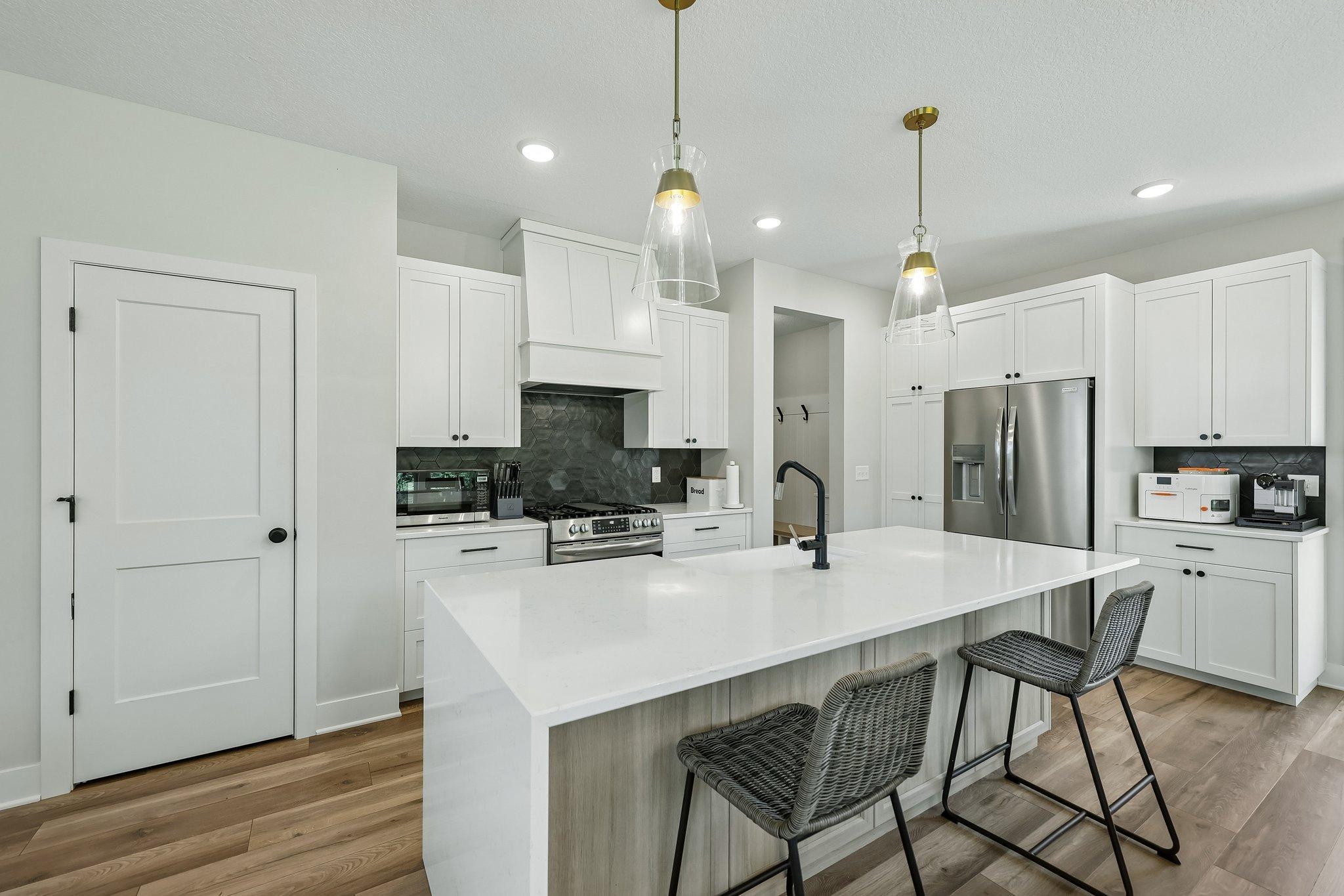 19-web-or-mls-Tessier Ct-S1007-017.jpg