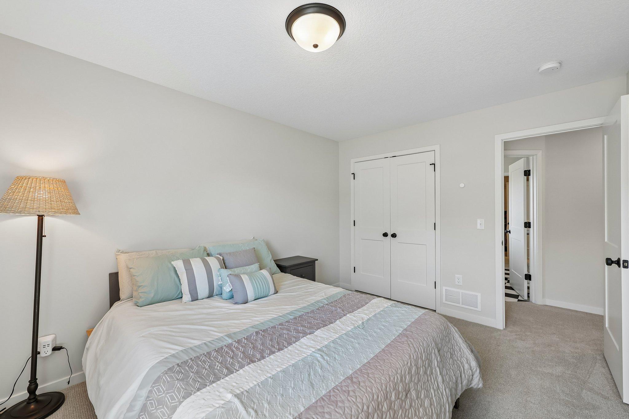20-web-or-mls-Tessier Ct-S1007-018.jpg