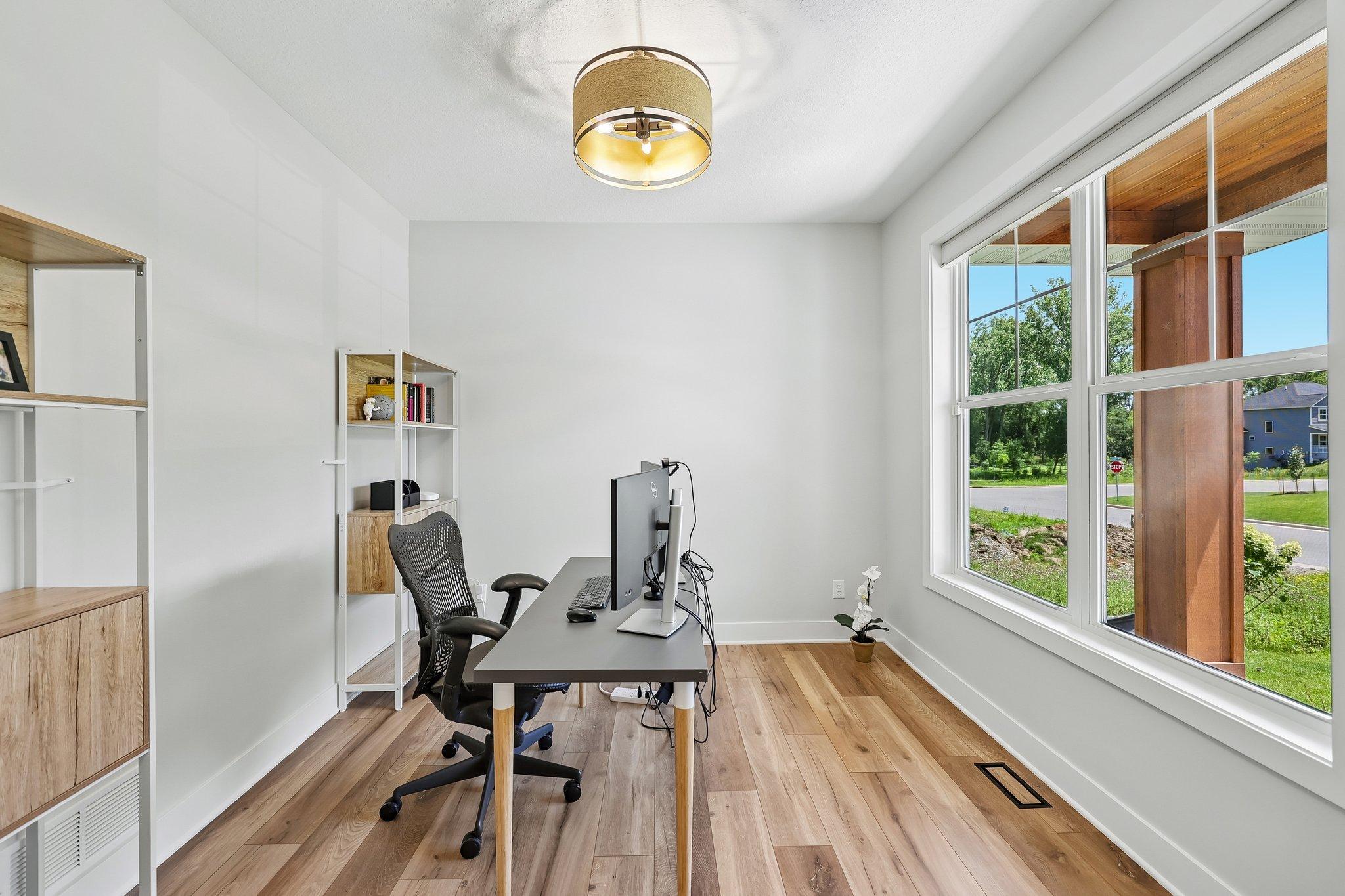 40-web-or-mls-Tessier Ct-S1007-038.jpg