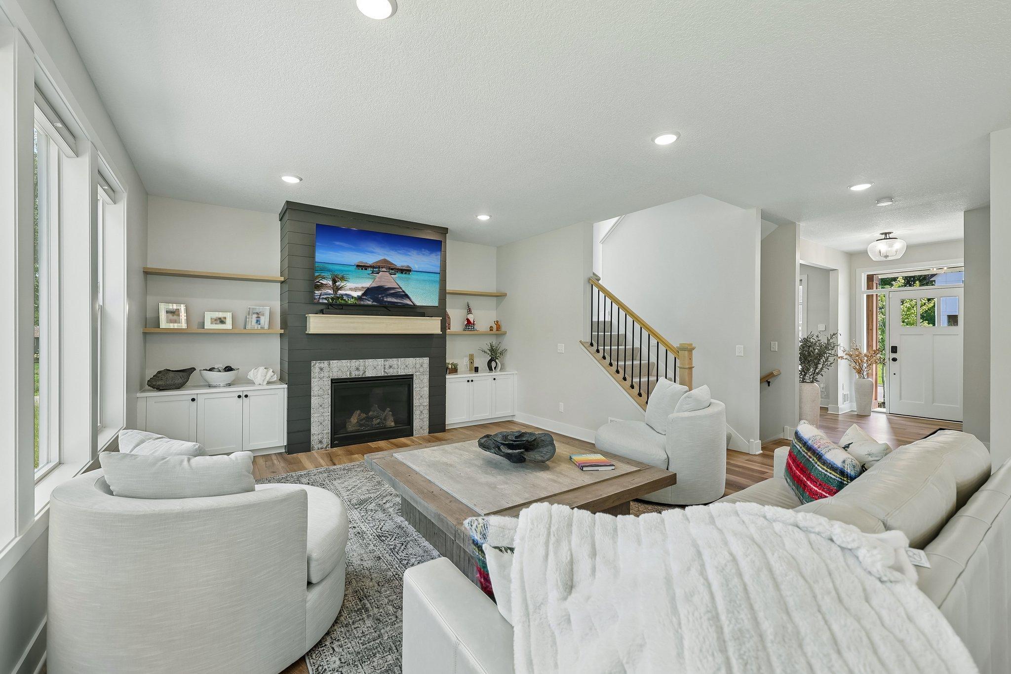 13-web-or-mls-Tessier Ct-S1007-011.jpg