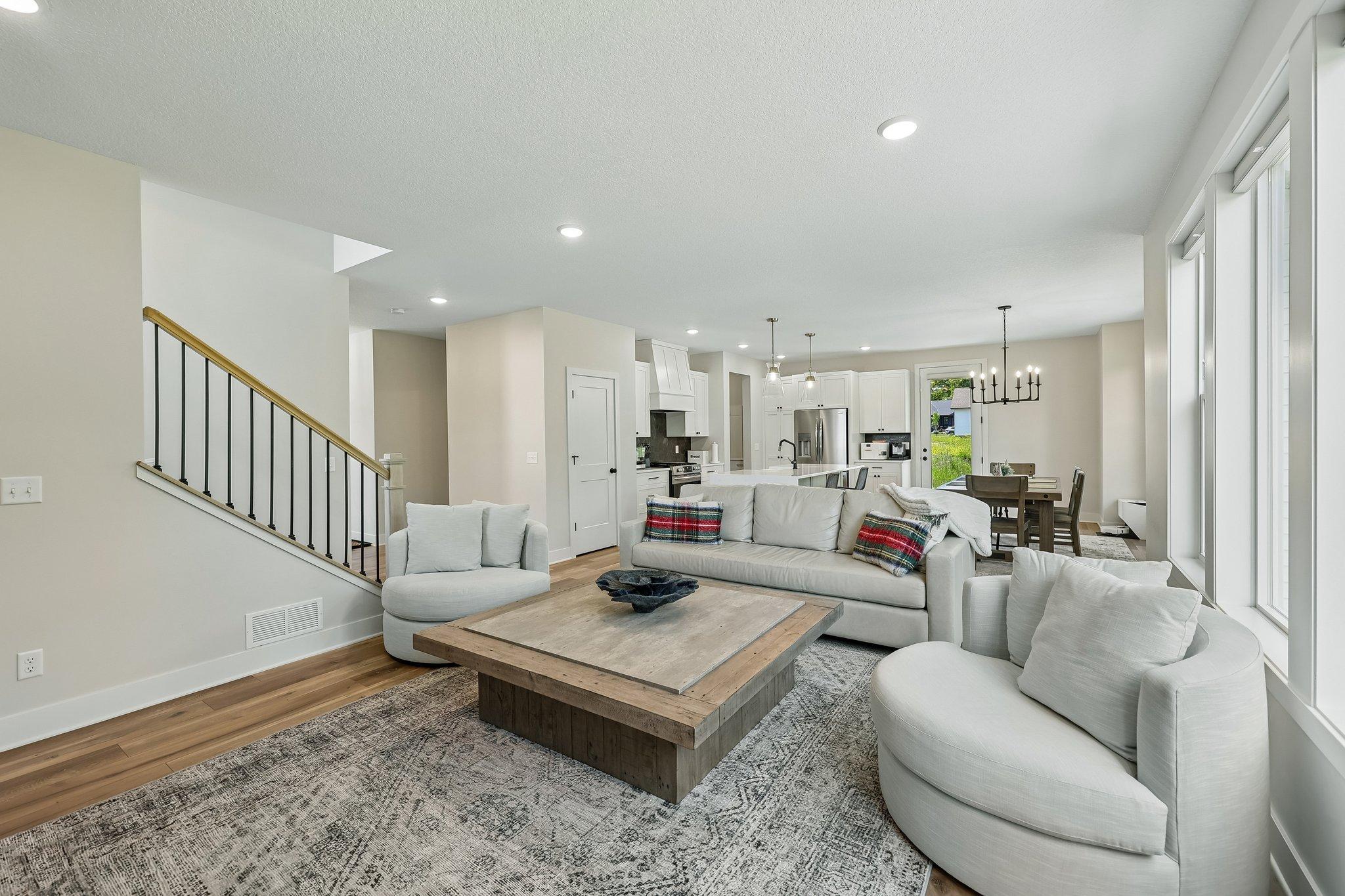 12-web-or-mls-Tessier Ct-S1007-010.jpg
