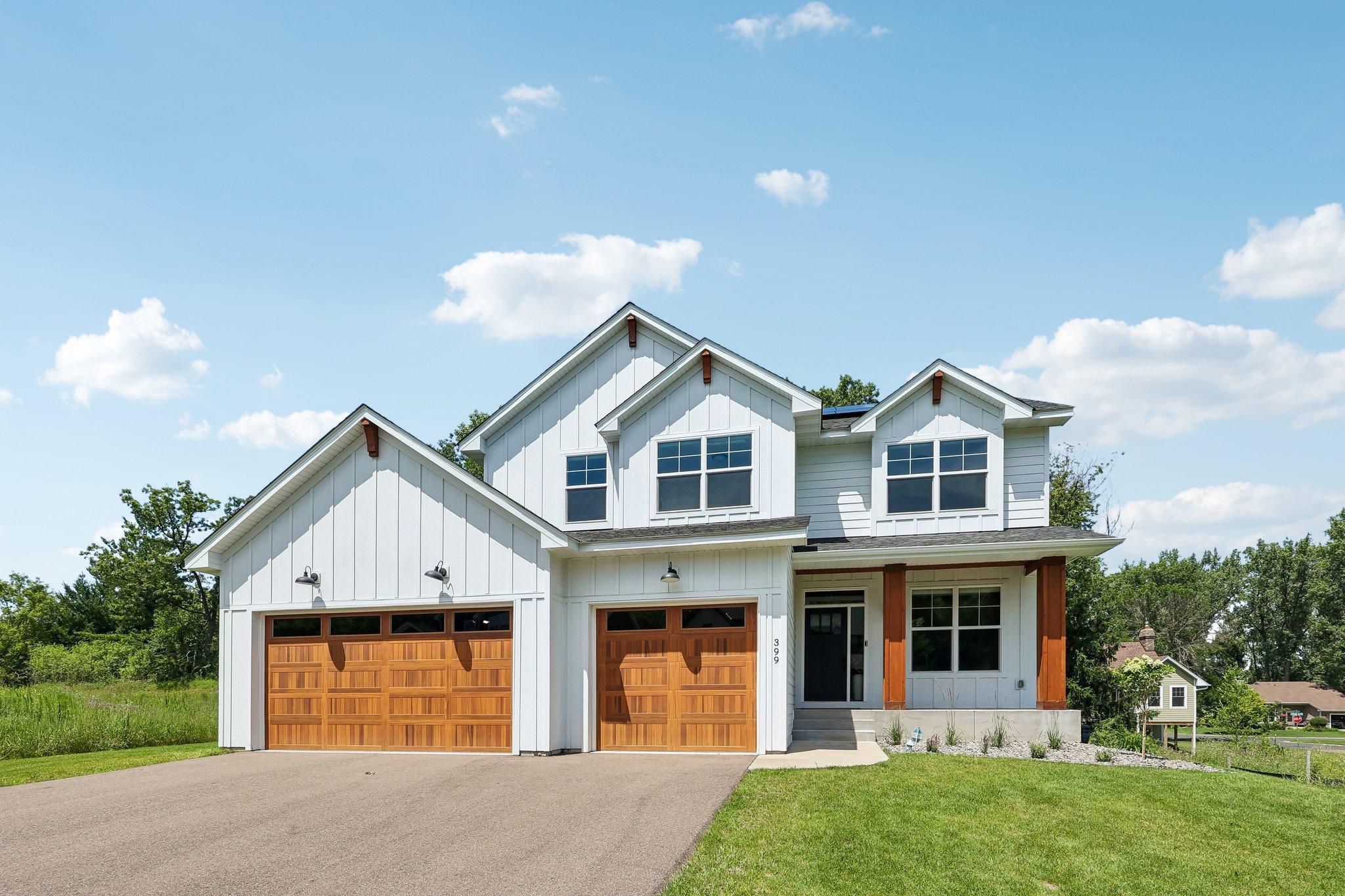 4-web-or-mls-Tessier Ct-S1007-002.jpg