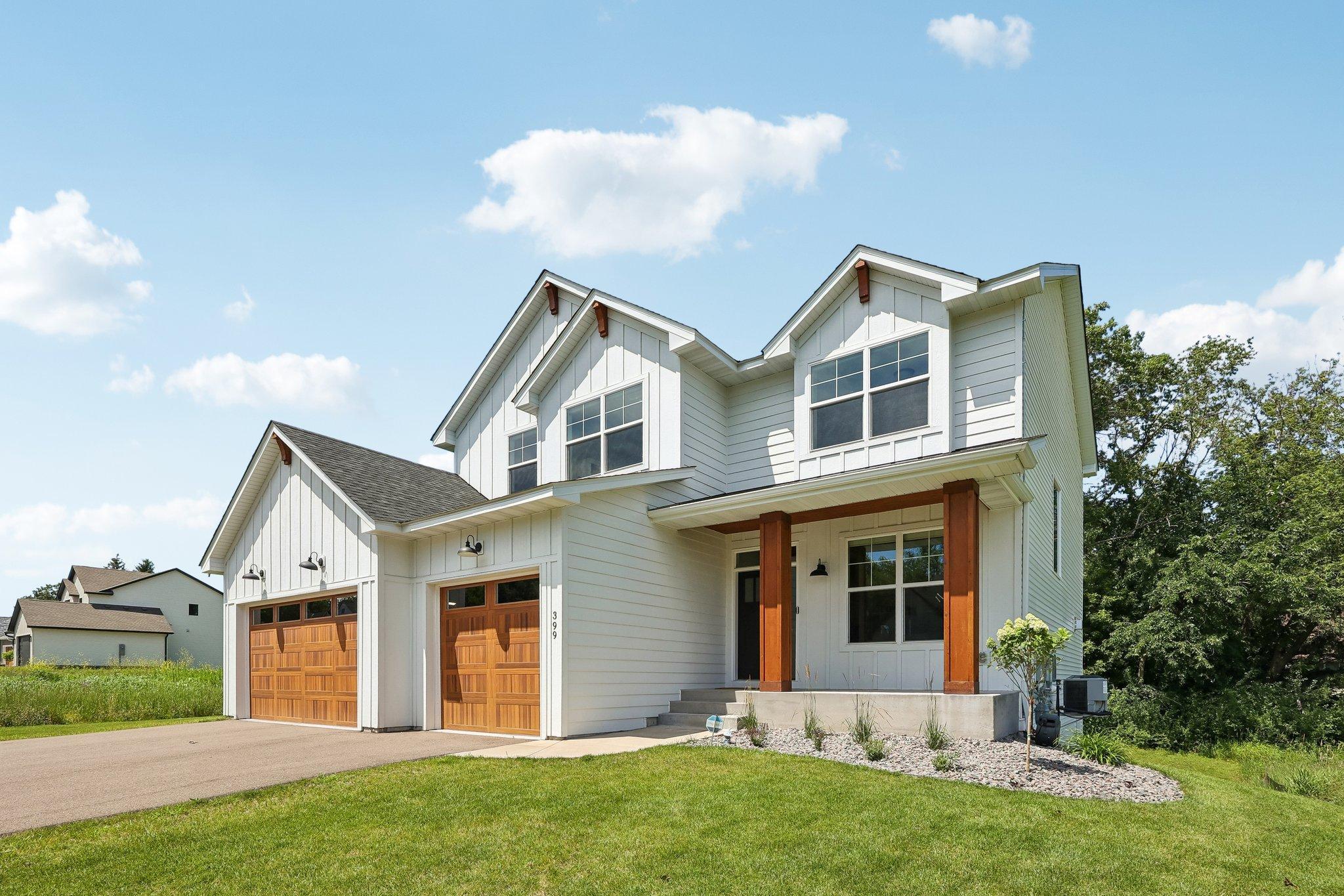 5-web-or-mls-Tessier Ct-S1007-003.jpg