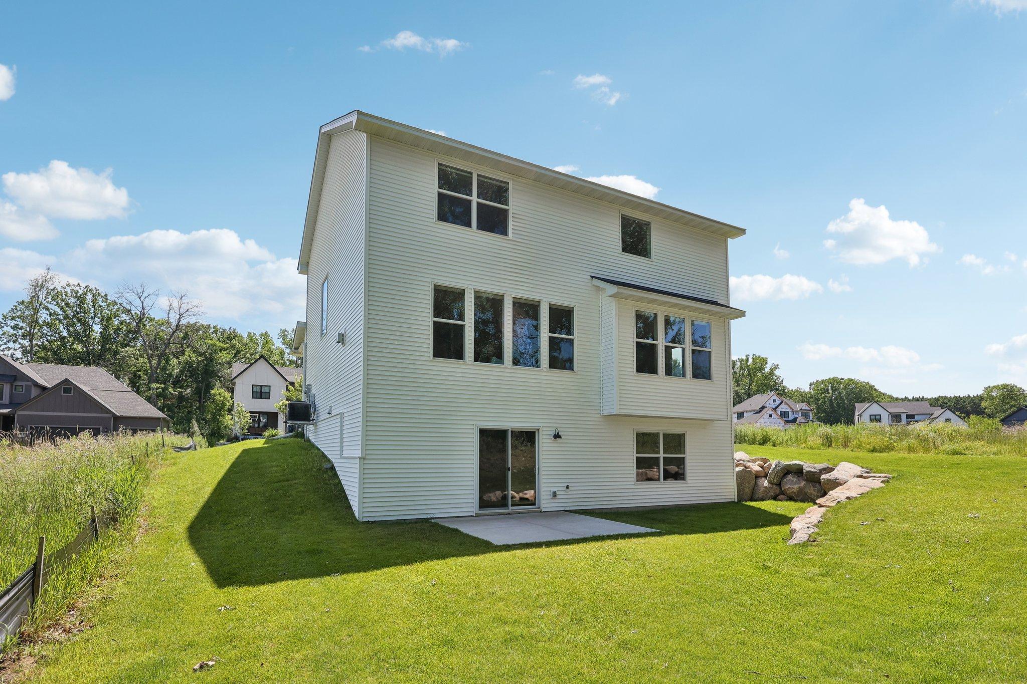 57-web-or-mls-Tessier Ct-S1007-055.jpg