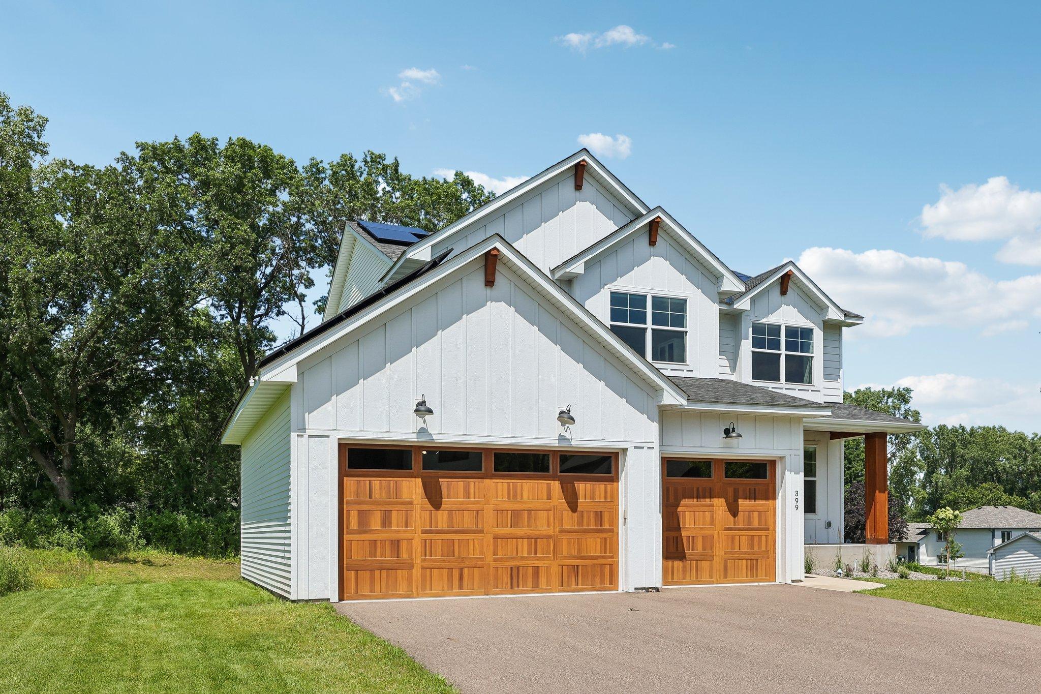 7-web-or-mls-Tessier Ct-S1007-005.jpg