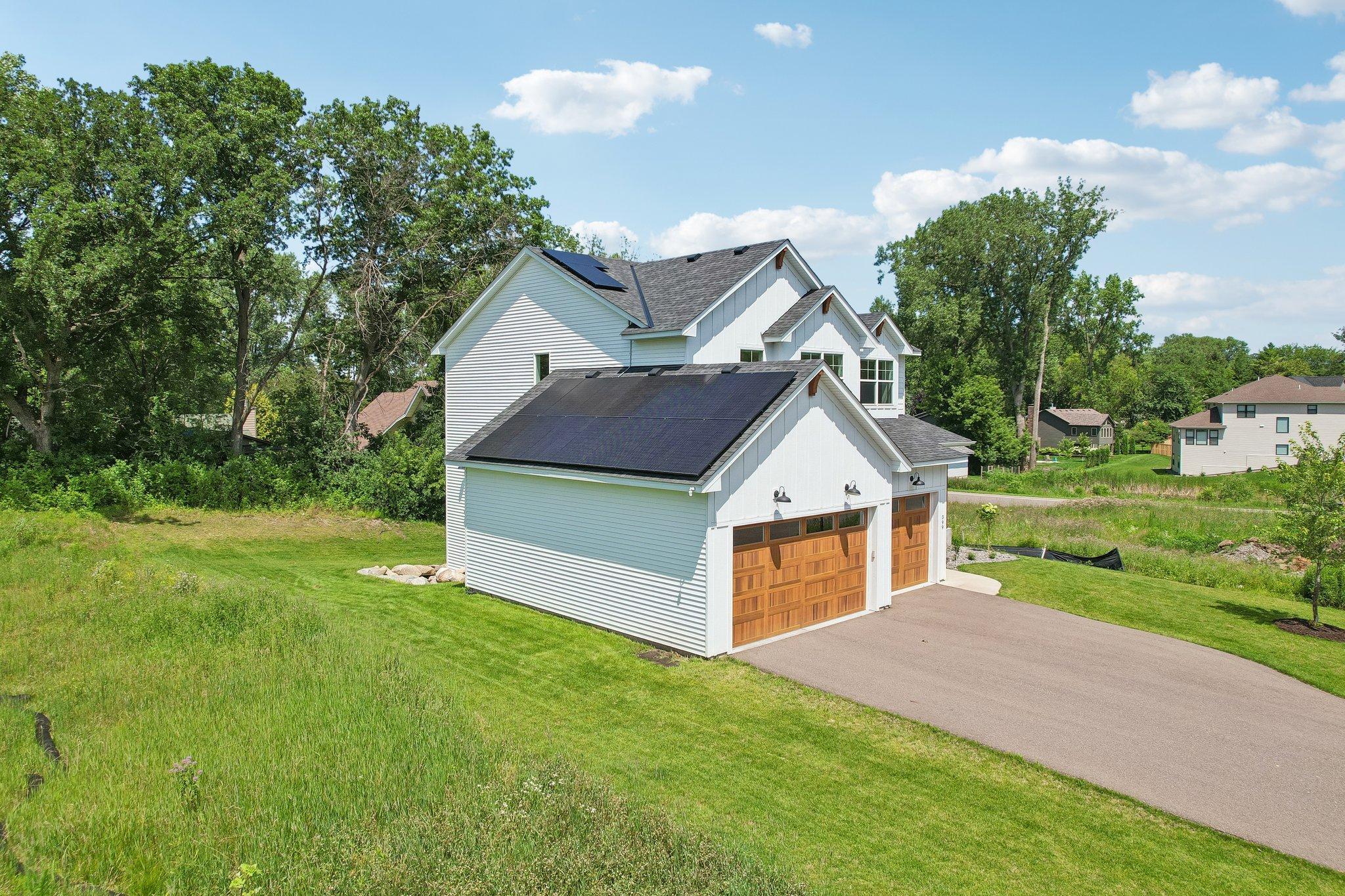 62-web-or-mls-Tessier Ct-S1007-060.jpg