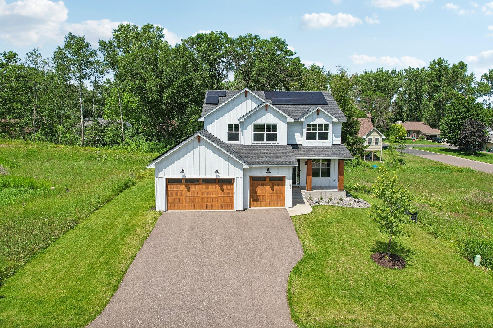 63-web-or-mls-Tessier Ct-S1007-061.jpg