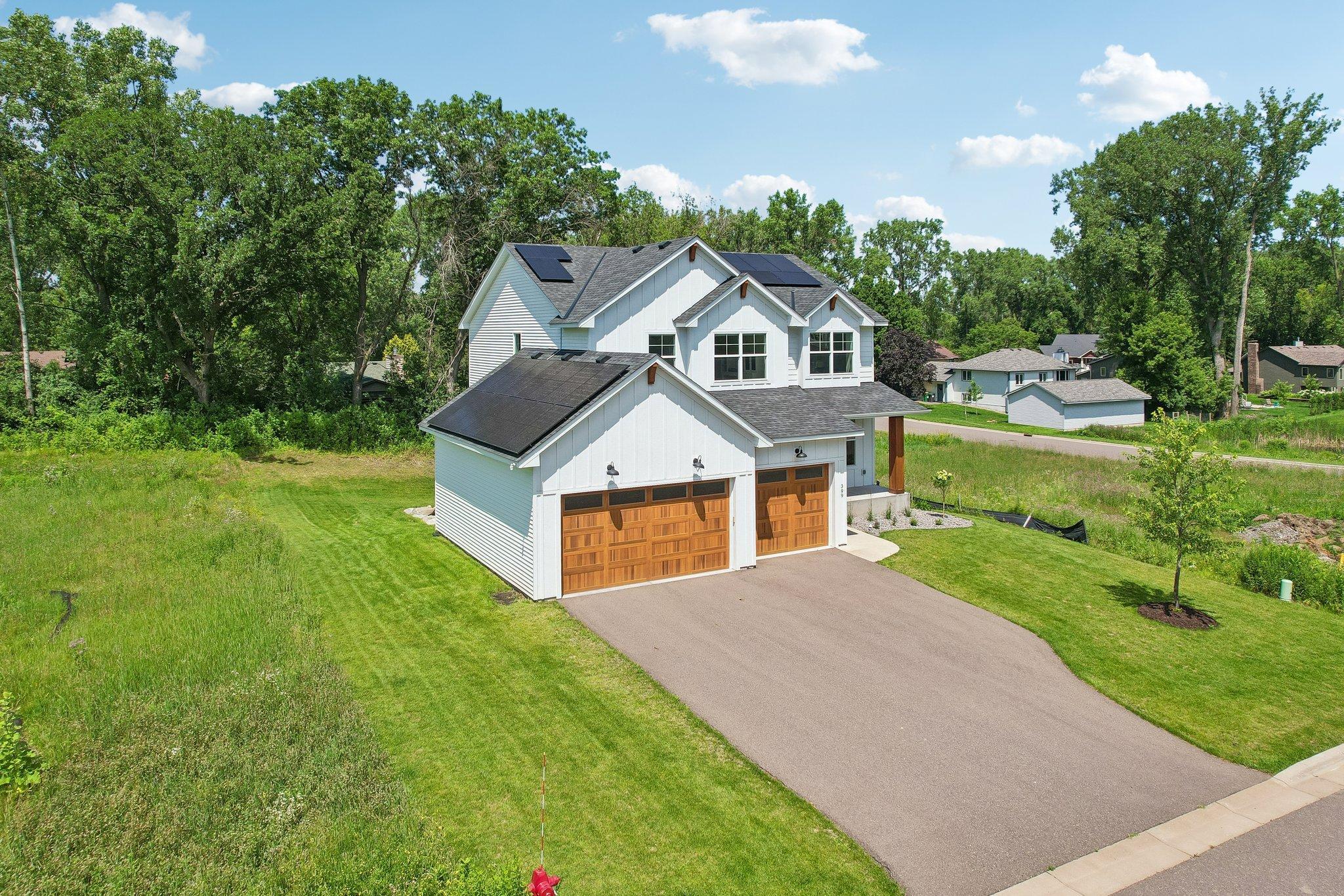60-web-or-mls-Tessier Ct-S1007-058.jpg