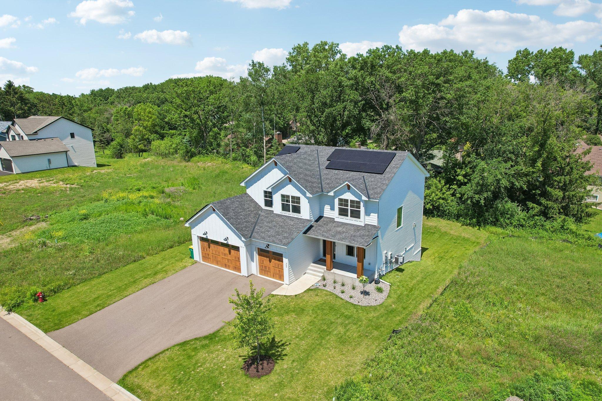61-web-or-mls-Tessier Ct-S1007-059.jpg