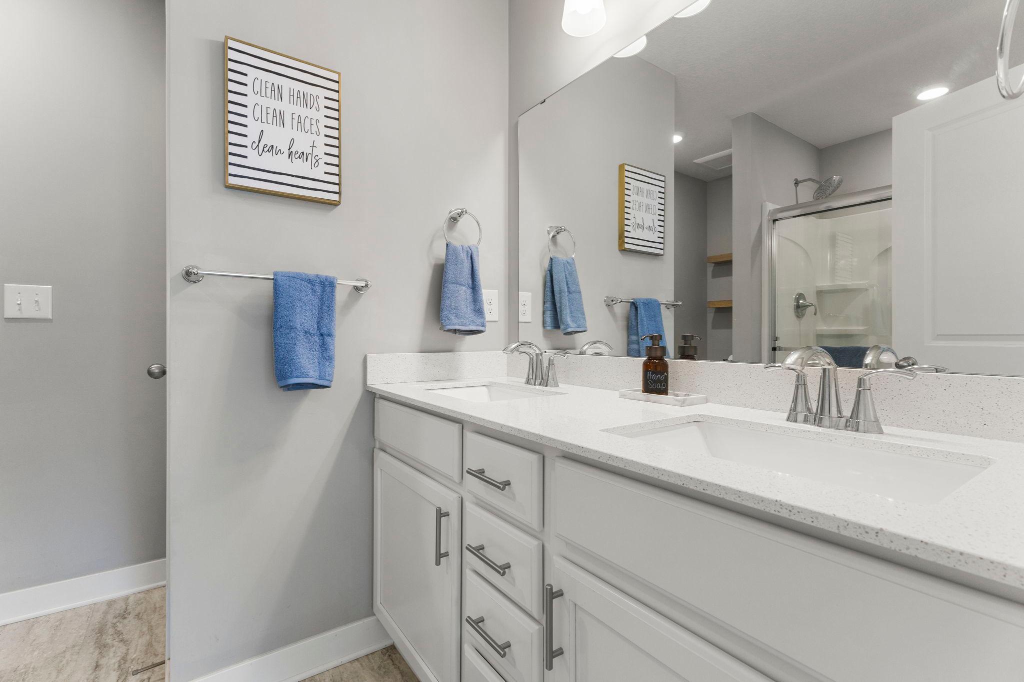 Double vanity sinks